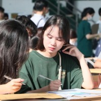 HỌC PHÍ ĐẠI HỌC CAO, TĂNG THƯỜNG XUYÊN: KÉO RỘNG BẤT BÌNH ĐẲNG