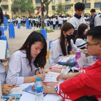 MÙA TUYỂN SINH 2025: CÁC TRƯỜNG ĐẠI HỌC ĐUA MỞ NGÀNH MỚI, HƯỚNG TỚI NHỮNG LĨNH VỰC TIỀM NĂNG