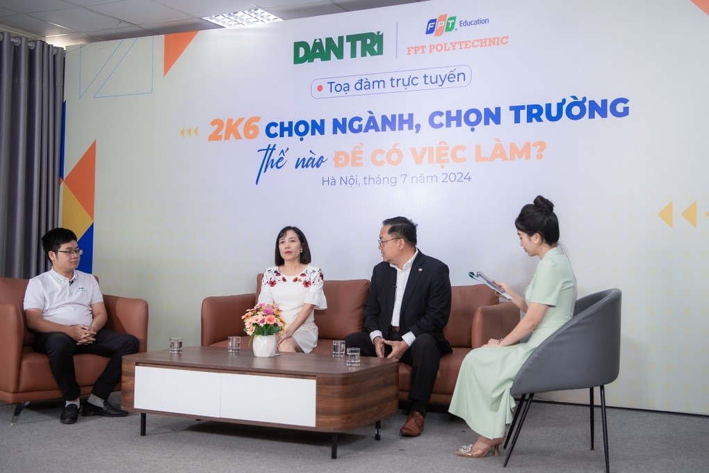 "PHẢI CHỌN NGÀNH, CHỌN TRƯỜNG GIÚP SINH VIÊN CÓ NGHỀ NUÔI SỐNG BẢN THÂN"