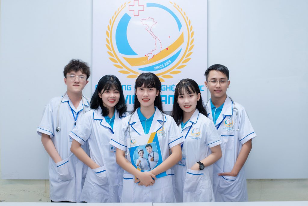 TRƯỜNG CAO ĐẲNG CÔNG NGHỆ Y DƯỢC VIỆT NAM THÔNG BÁO MỞ KHÓA ĐÀO TẠO THÁNG 6-2025