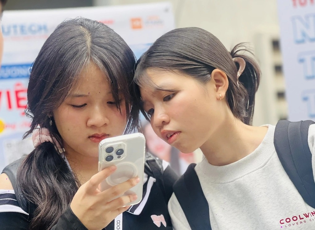 LOẠT TRƯỜNG "HOT" CÔNG BỐ TUYỂN SINH, CÓ TRƯỜNG TỪ CHỐI THẲNG QUY ĐỔI IELTS