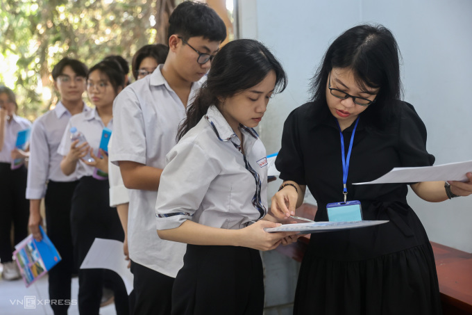 KỲ TUYỂN SINH ĐẠI HỌC 2025: HÀNG LOẠT CHUYỆN LẠ KHÓ TIN KHIẾN THÍ SINH SỐC NẶNG