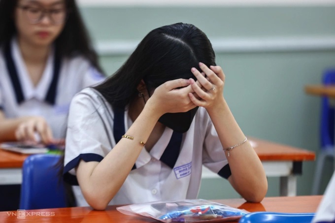 MÙA TUYỂN SINH ĐẠI HỌC "RỐI REN"