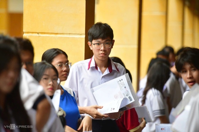 THÍ SINH ĐĂNG KÝ XÉT TUYỂN GẤP 2-2,5 LẦN Ở NHIỀU ĐẠI HỌC