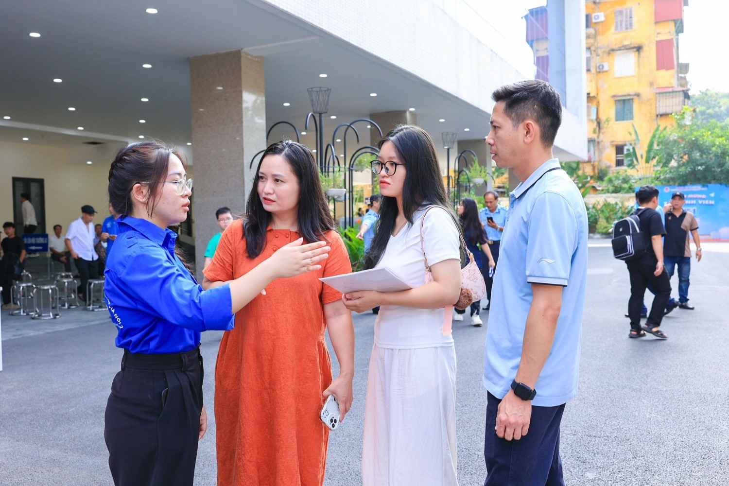 ĐĂNG KÝ HÀNG CHỤC NGUYỆN VỌNG, THÍ SINH LÃNG PHÍ THỜI GIAN, CHI PHÍ VÀ CƠ HỘI