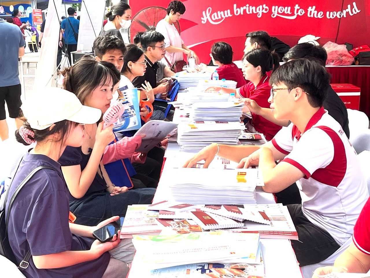 TUYỂN SNH 2025: GẦN 626.000 THÍ SINH XÁC NHẬN NHẬP HỌC, TĂNG GẦN 14% SO VỚI NĂM TRƯỚC